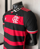 CAMISA VERSÃO PLAYER DO FLAMENGO 24/25 - VERMELHA E PRETA