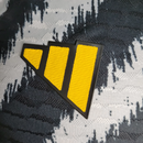 CAMISA VERSÃO PLAYER DA JUVENTUS 23/24 - BRANCA PRETA E AMARELA